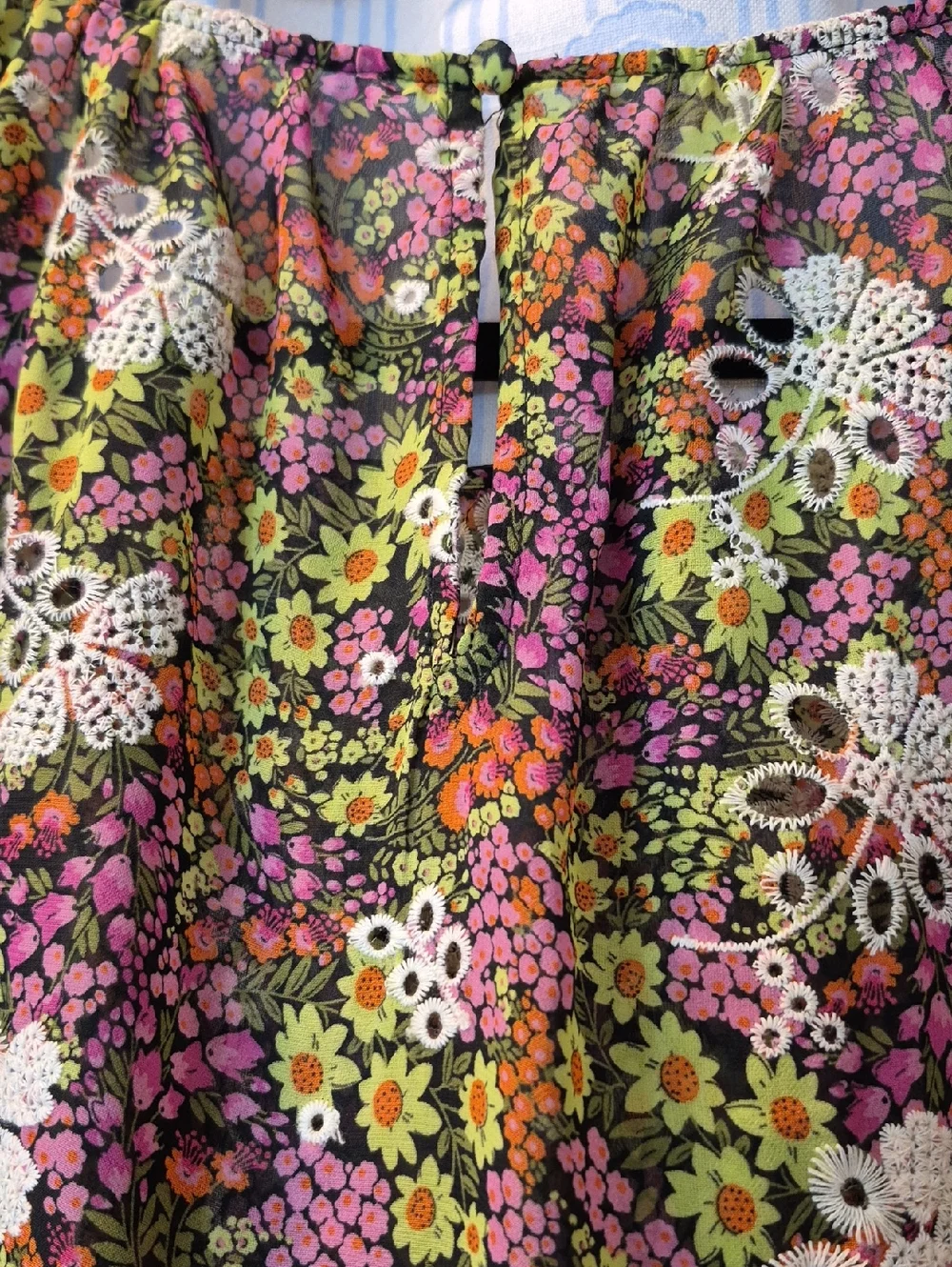 Leydon Floral semi sheer lace cropped tie Citron Ditsy Boho Blouse Sz L
